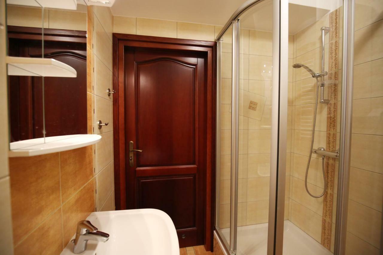 Apartamenty Na Pierwszym Pietrze Krynica Zdroj Buitenkant foto